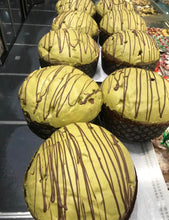 Carica l&#39;immagine nel visualizzatore di Gallery, Panettone artigianale  tartufone Cioccolato e Pistacchio da 1,2 kg
